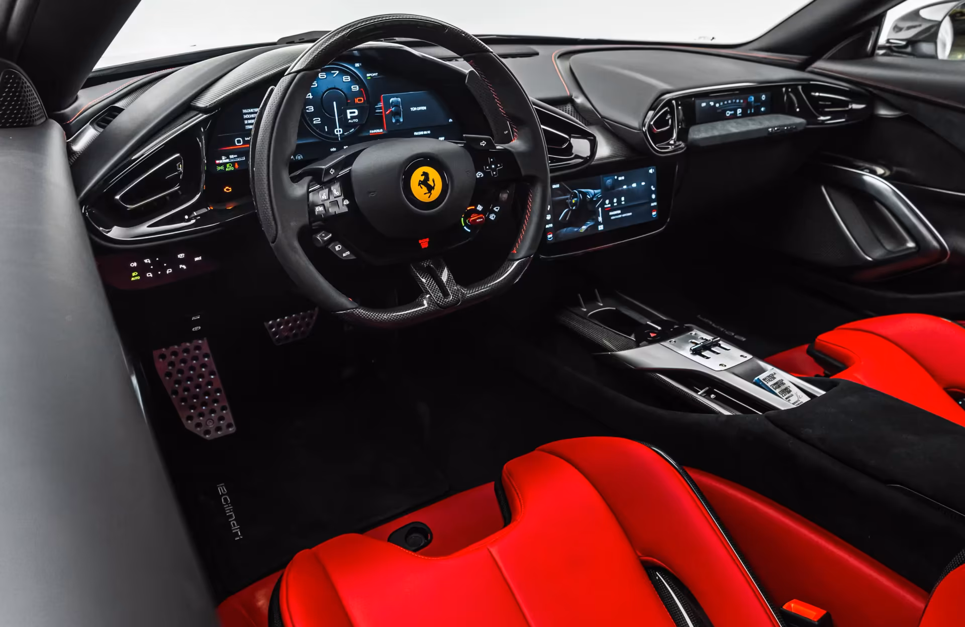 Ferrari 12 Cilindri interior