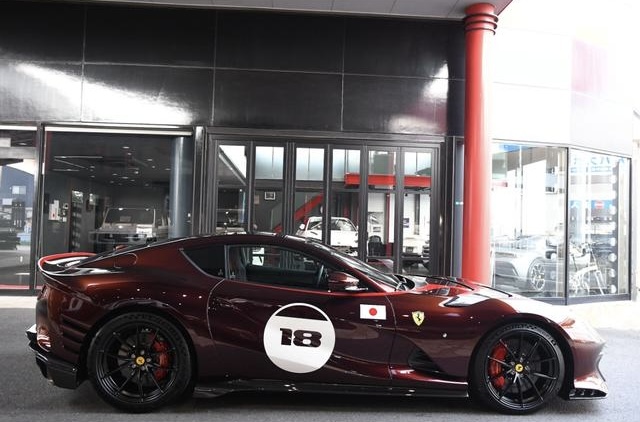 Ferrari 812 Competizione side profile