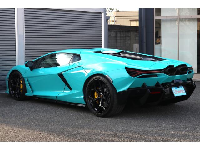 Lamborghini Revuelto rear view