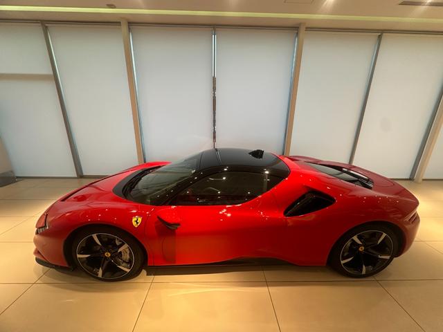 Ferrari SF90 Stradale side profile