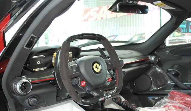 Ferrari LaFerrari cockpit